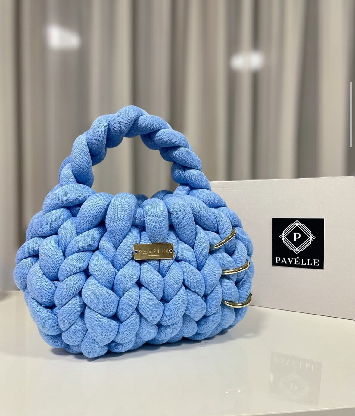 PAVÉLLE BLUE