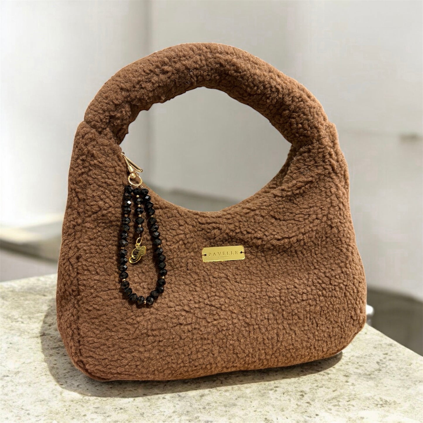 PAVÉLLE Noir Luxe Kara