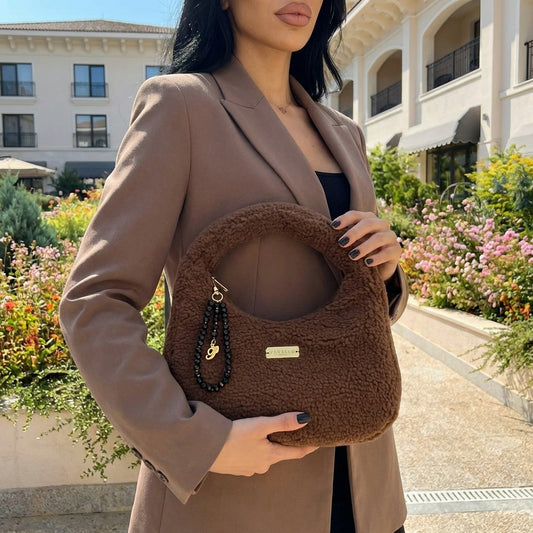 PAVÉLLE Noir Luxe Kara