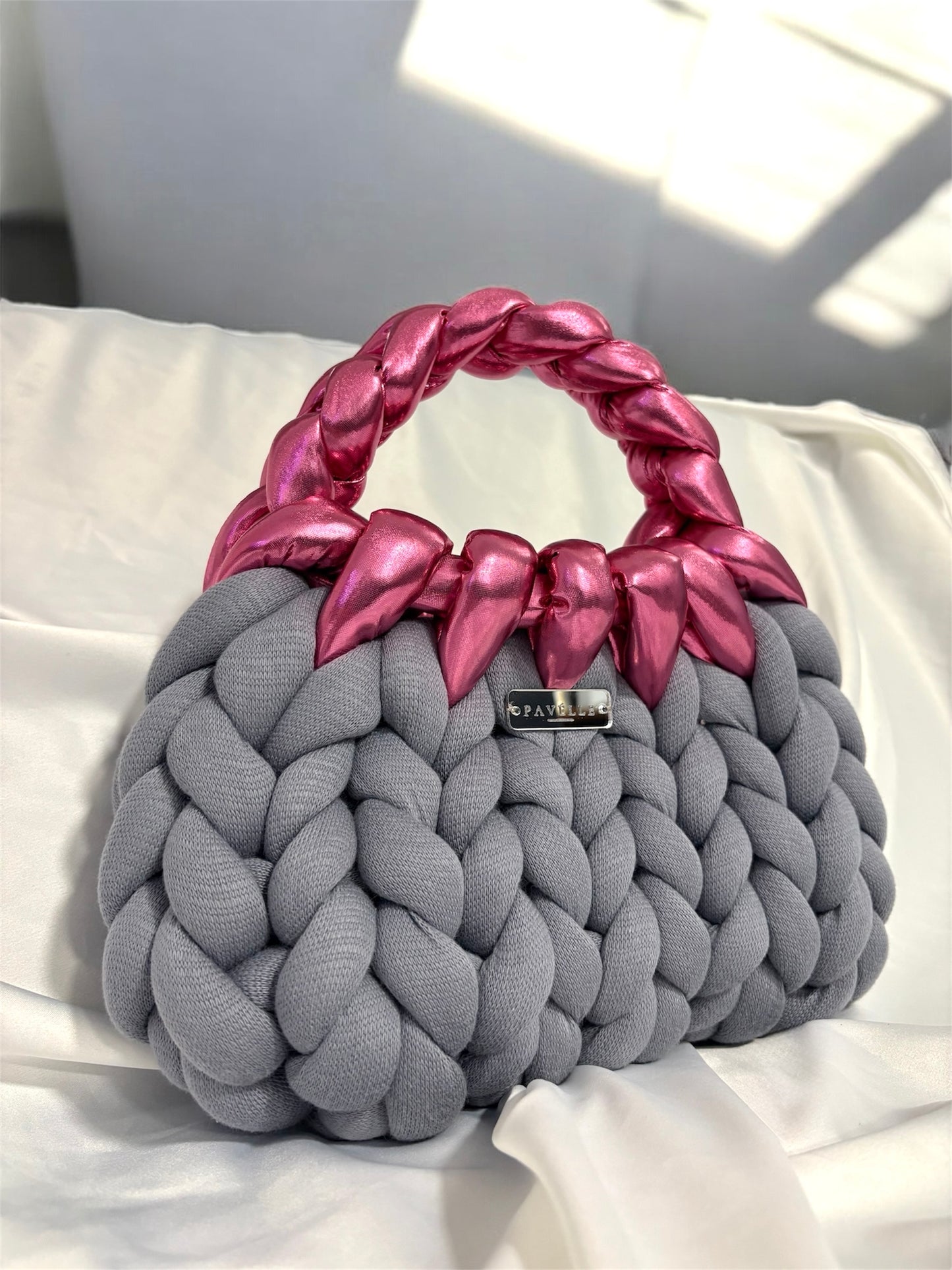 PAVÉLLE MIDNIGHT BLUSH